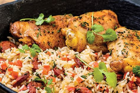 Las formas de cocinar los muslos de pollo son inagotables: Muslos de pollo con arroz | Cocina Vital