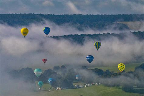 Balloons Above Chatsworth Dawn Mist The Chatsworth Hot Air Flickr