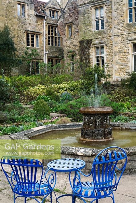 Gap Gardens Sunken Garden With Water Feature Kiftsgate Court Gardens