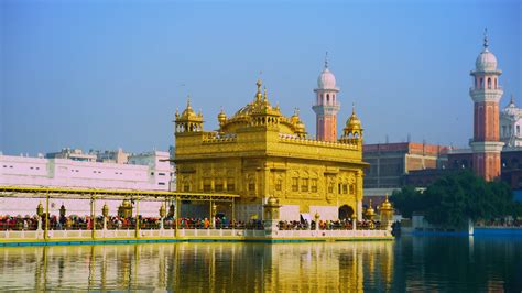 Crowd Of Pilgrims Visiting Golden Temple · Free Stock Video