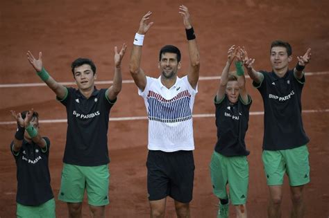 拉斐爾·納達爾·帕雷拉（西班牙語：rafael nadal parera，加泰羅尼亞語： rəfəˈɛɫ nəˈðaɫ pəˈɾeɾə，西班牙語： rafaˈel naˈðal paˈɾeɾa，1986年6月3日－），暱稱拉法（rafa），生於西班牙馬略卡，西班牙職業男子網球運動員. 網球》納達爾、喬帥直落三勝 追平11度晉法網男單8強紀錄 - 麗台運動報