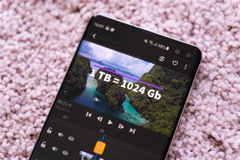 Today we look at adobe premiere rush for the samsung galaxy s10 plus! Vi vurderer den beste videomontasje-appen for Android ...
