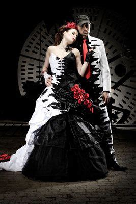 Maybe you would like to learn more about one of these? Hochzeitskleid Gothic #gothic #hochzeitskleid | Dunkle ...