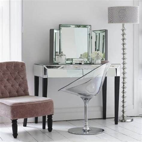 This elegant vanity set is crafted of sturdy wood with molded detailing and long, slender legs for just a hint. Newest Selections of Makeup Vanity Chair - HomesFeed