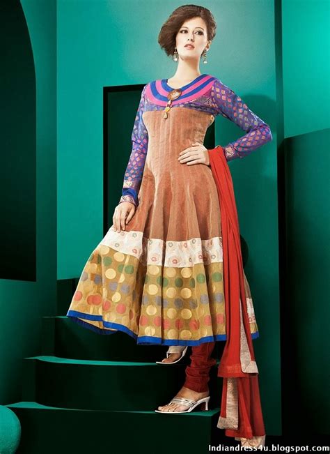 Best mehndi art design for wedding. Indian Designer Suits For Women For Wedding 2013-14 ...