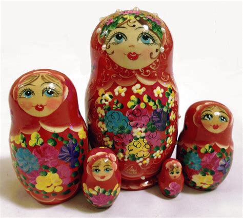 Red Nesting Dolls On Matryoshkabiz