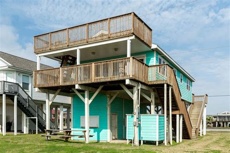 Maybe you would like to learn more about one of these? Spacious Beachfront Vacation Rental in Galveston, Texas