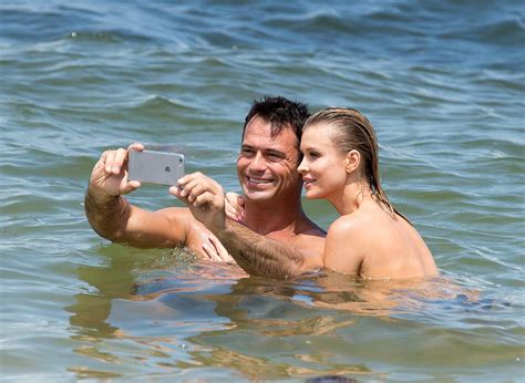 Joanna Krupa Sex In The Sea Paparazzi Pics Scandal