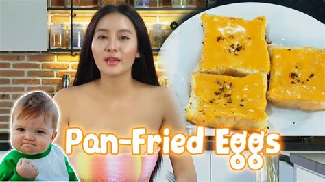 [beautiful Girl Cooking] Pong Kitchen How To Cook Pan Fried Bread With Eggs Mukbang