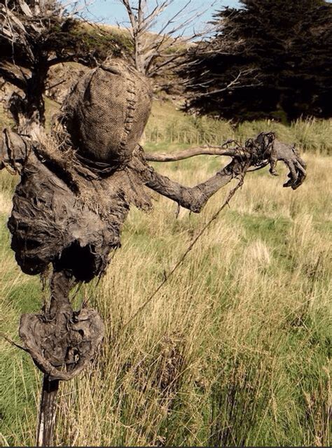 20 Creepy Scarecrows That Will Seriously Haunt Your Dreams