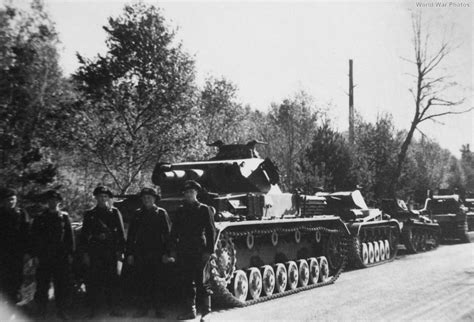 Panzer Iv And Ii Tanks Near Boulogne 1940 World War Photos