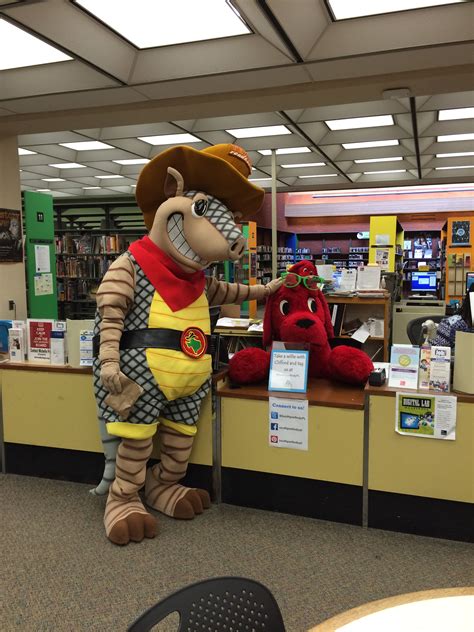 Andy The Armadillo From Texas Roadhouse Paying Clifford A Visit