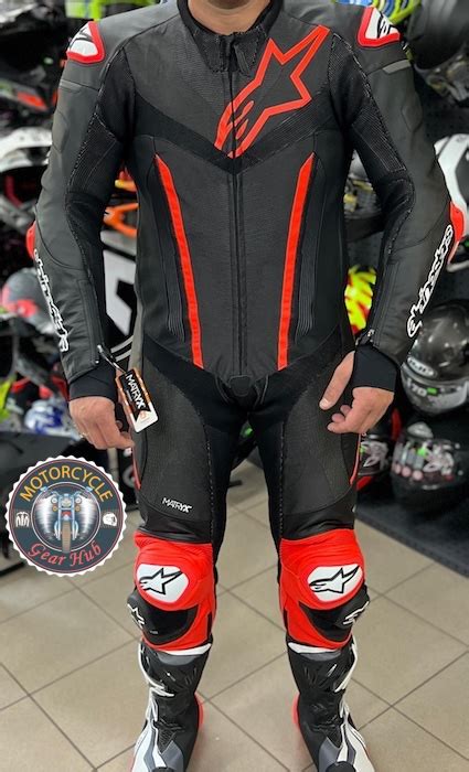 best motorcycle racing suits reviews race leathers 2023 guide motorcycle gear hub