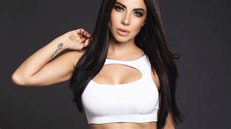 jimena sánchez muestra piernotas en sensual imagen foto la verdad noticias