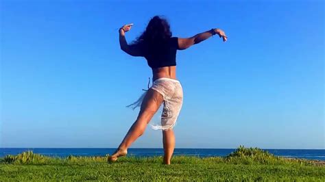 Very Hot Girl Belly Dance Despacito Youtube