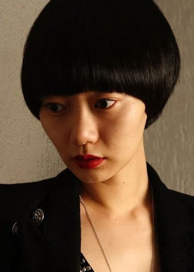 15 korean hairstyles for women that turn heads [2024]
