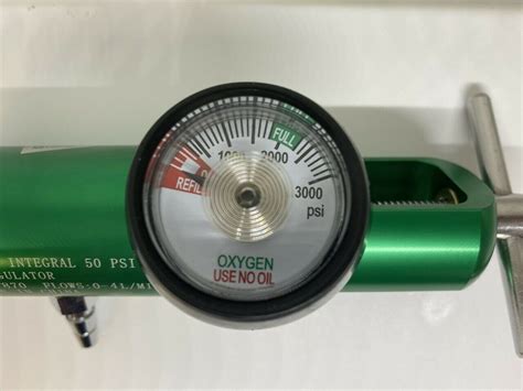 Oxygen Tank Regulator Model 0 4 Lpm Barb Outlet New