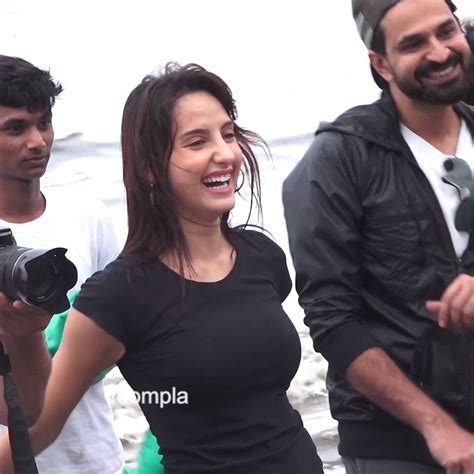 voompla 😲🔊 dilbar and saki girl nora fatehi goes crayyy on the beach for a good cause yaaas