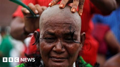 Mourners Shave Heads For India S Jayalalitha Bbc News