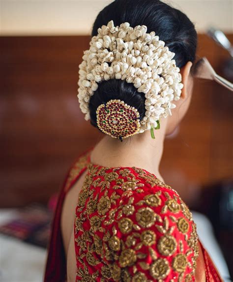 20 Unique And Trending Bridal Hair Accessories For The Indian Bride