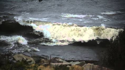 Huge Crashing Waves On Lake Ontario Youtube