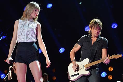 Keith Urban Joins Taylor Swift Onstage In Toronto Watch