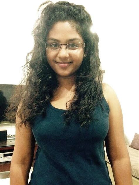 sweet chasmis indian college girl naked leaked selfies