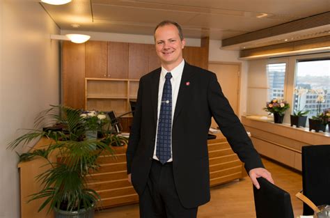 Mastergrad i economics fra uoft, ohio. Samferdselsminister Ketil Solvik-Olsen går av - Building ...