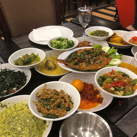 Gambar tentang Rumah Makan Pagi Sore, Jakarta