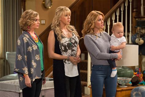 ‘fuller House’ Season 2 Gets An Official Return Date And New Poster Indiewire