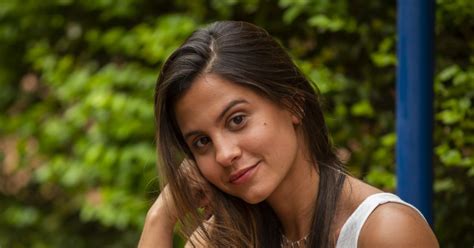 Nossa malhação fala de vidas brasileiras e por isso abordaremos temas presentes no nosso dia a dia, sempre propondo uma discussão e mostrando os dois lados da história. Na novela 'Malhação: Vidas Brasileiras', Leila (Jade ...