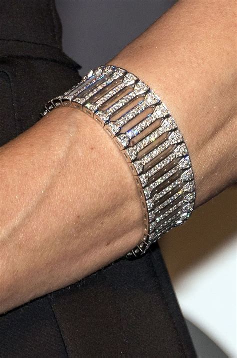 Letizia Despagne Arbore Un Bracelet En Diamants Cartier