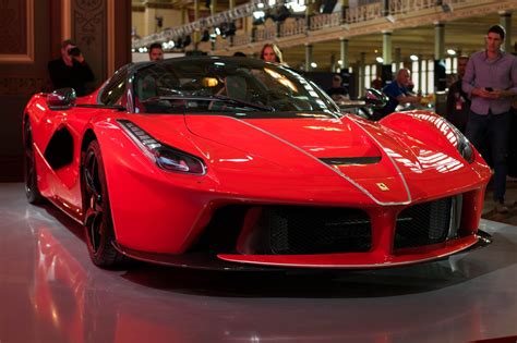Things you should consider when choosing a convertible. Ferrari Unveils Rosso Corsa LaFerrari Aperta In Melbourne