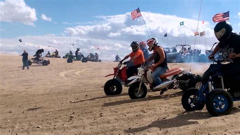 Dumont Dunes: 2 off-roaders die; man hit on I-15 near Barstow