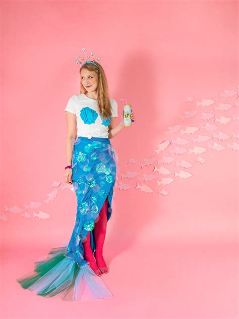 Diy ariel / the little mermaid costume ideas from clothes you may already have in your closet! Mermaid Costume DIY