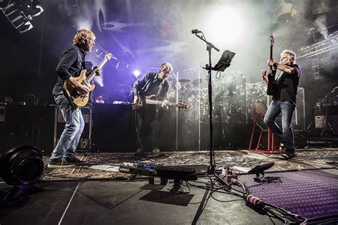 Grateful Dead See Beautiful Onstage Photos From Summer Shows Rolling