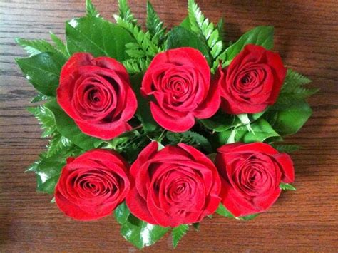 Gambar Rangkaian Bunga Mawar Merah Terbaru
