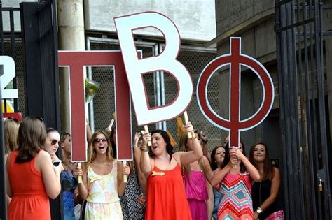 meet the university of alabama sororities a guide to the 22 women s organizations on campus