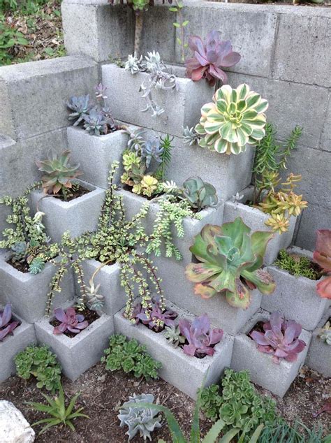 28 Best Ways To Use Cinder Blocks Ideas And Designs For 2021 Jardin