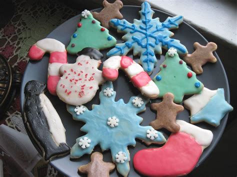 It's quick and works great! Ireland Christmas Cookies : Christmas In Canada Christmas Around The World Whychristmas Com ...
