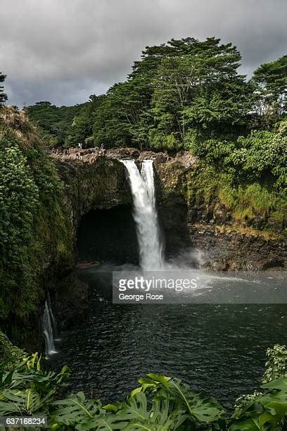 Rainbow Falls Hawaii Photos And Premium High Res Pictures Getty Images