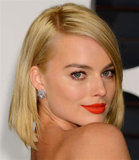 Margot robbie in chanel couture. Margot Robbie - 2015 Vanity Fair Oscar Party in Hollywood ...