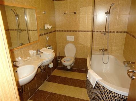 Vyhledejte prodejnu v místě, které vás zajímá, a zjistěte otvírací dobu, adresu nebo kontakty. Hotel Zlata Vcela: Bewertungen, Fotos & Preisvergleich ...