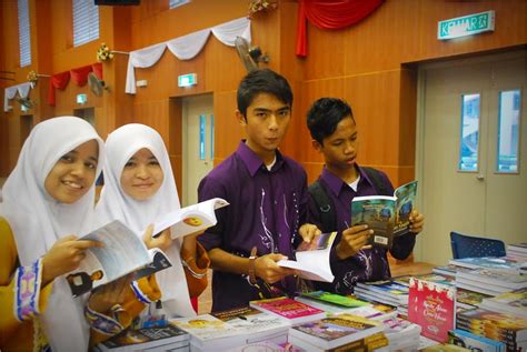 Politeknik muadzam shah ialah sebuah politeknik yang terletak di bandar muadzam shah, pahang. MRSM MUSHA: Lawatan ke Pameran Buku & Perpustakaan ...