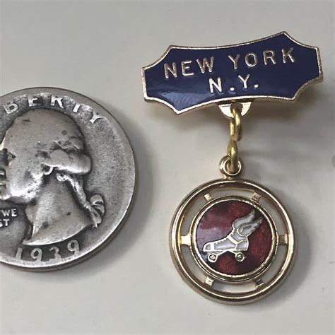 Vintage New York Wwii Roller Skates Sweetheart Lapel Pin Home Etsy