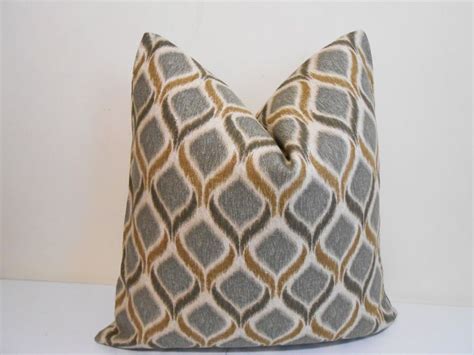 Pin By Kim Fenech On Projects To Try Sofa Pillows Throw Pillows Pillows