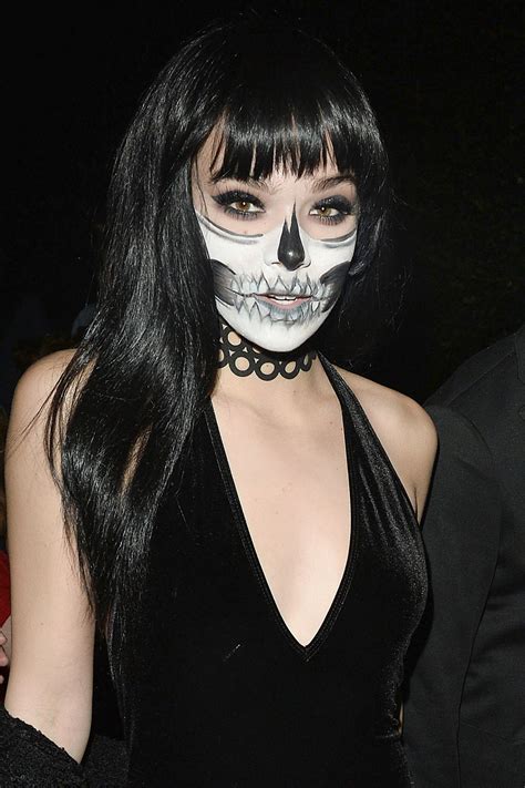 Hailee Steinfeld Just Jareds Annual Halloween Party In Los Angeles