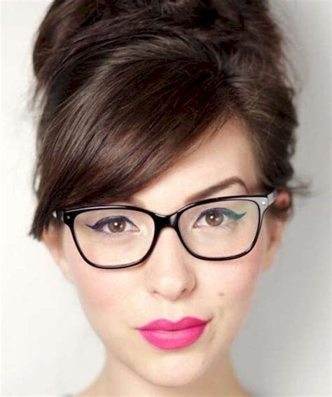 41 Beautiful Women Style For Bangs With Glasses Acconciature Capelli
