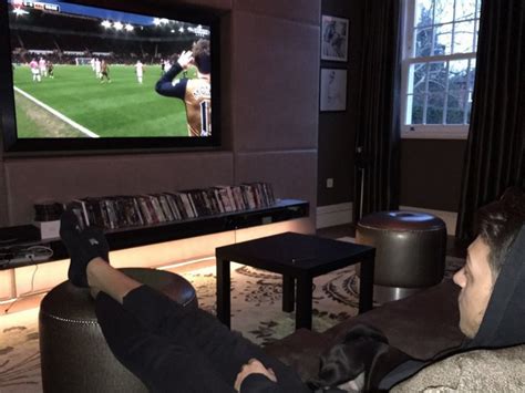 The midfielder's company, 39 steps coffee haus, is establishing a second location in the capital at 130 brompton road in knightsbridge. Mesut Ozil tweets picture of himself watching Stoke vs ...