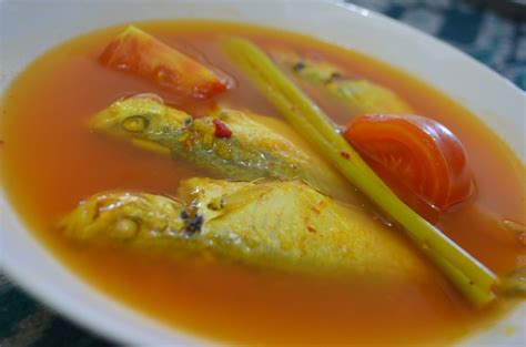 Adaptasi dari resepi ikan kerisi masak asam jawa. Sweet@Recipes Gallery by ~ IZaN: Asam Rebus Selar Kuning